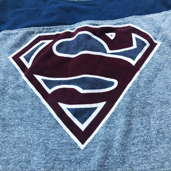 •DC Comics• Superman tee - Picture 2 of 4